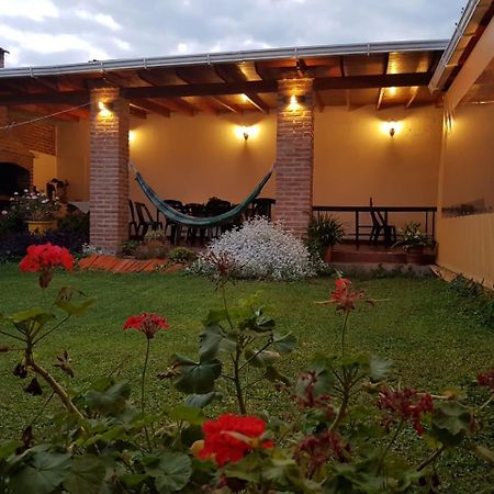 Accueillant Auberge Salta Bagian luar foto